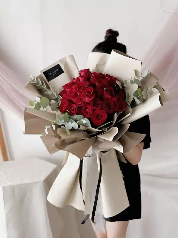 Davikah Red Roses Bouquet - Image 2