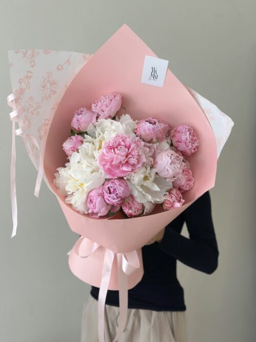 Peony Hug